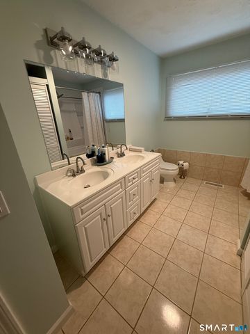 82 Sherry Lane, New Milford, CT 06776