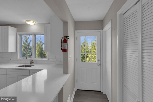 370 ROUTE 156, Hamilton, NJ 08620