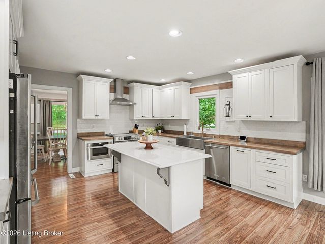 10400 Stone School Rd, Prospect, KY 40059