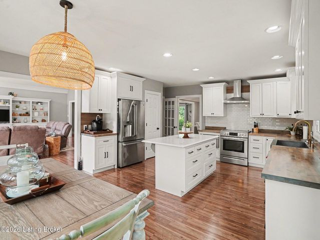 10400 Stone School Rd, Prospect, KY 40059