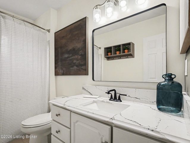 10400 Stone School Rd, Prospect, KY 40059