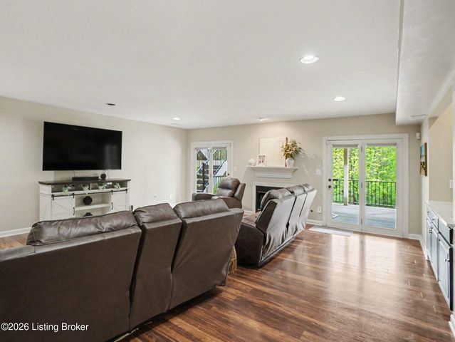 10400 Stone School Rd, Prospect, KY 40059