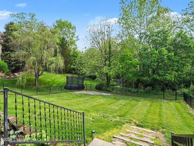 10400 Stone School Rd, Prospect, KY 40059