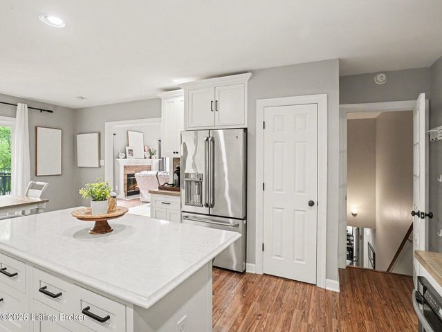 10400 Stone School Rd, Prospect, KY 40059