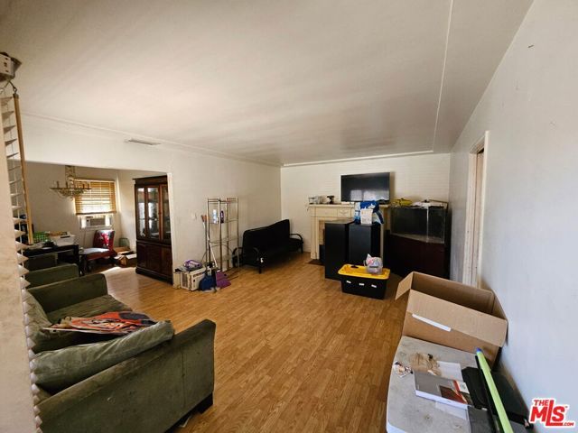 10245 S 5th Avenue, Inglewood, CA 90303