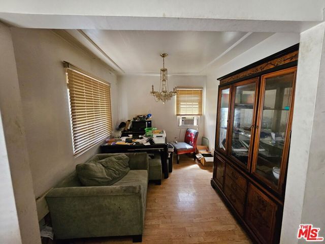10245 S 5th Avenue, Inglewood, CA 90303