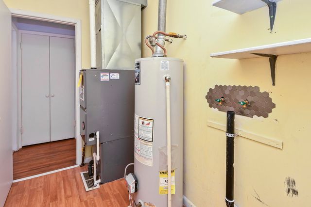 1825 S Weaver Avenue, Springfield, MO 65807