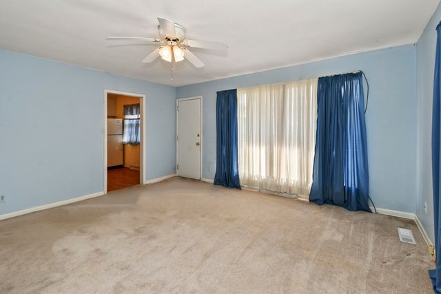 1825 S Weaver Avenue, Springfield, MO 65807