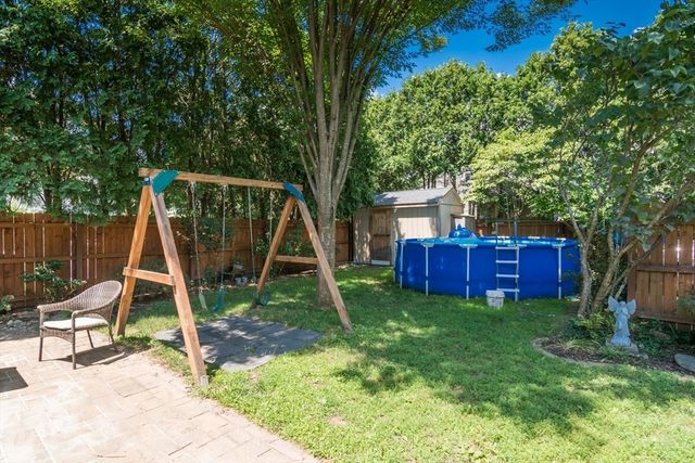 222 Plumtree Rd, Springfield, MA 01118