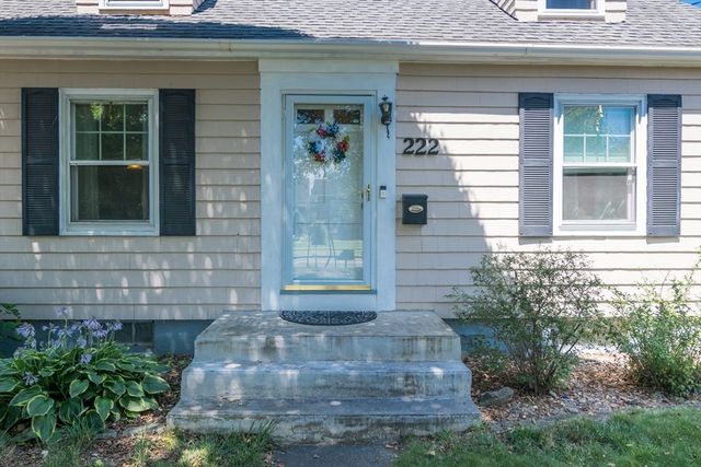 222 Plumtree Rd, Springfield, MA 01118