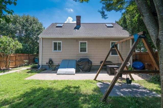 222 Plumtree Rd, Springfield, MA 01118