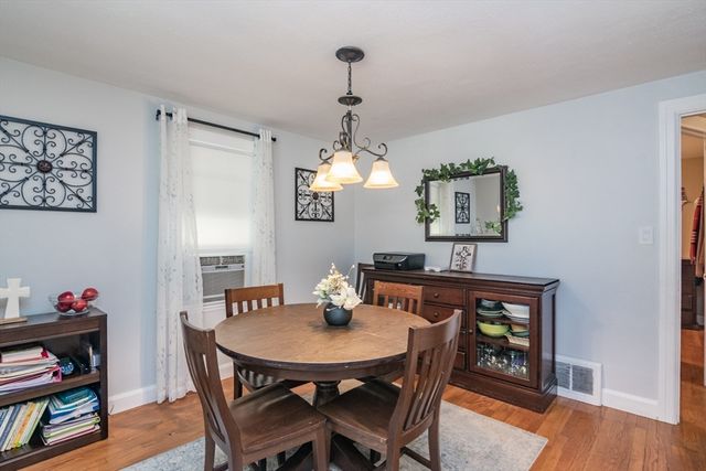 222 Plumtree Rd, Springfield, MA 01118