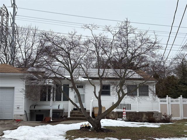 4429 Express Drive N, Ronkonkoma, NY 11779