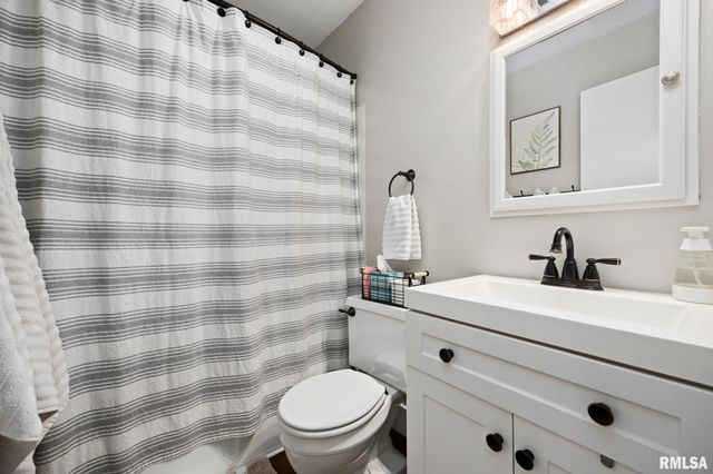 3306 W BIRKSHIRE Drive, Peoria, IL 61614