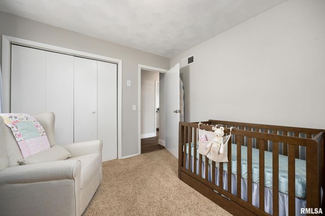 3306 W BIRKSHIRE Drive, Peoria, IL 61614