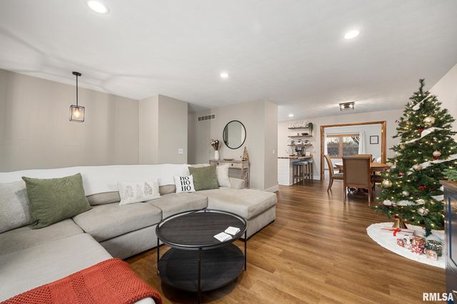 3306 W BIRKSHIRE Drive, Peoria, IL 61614