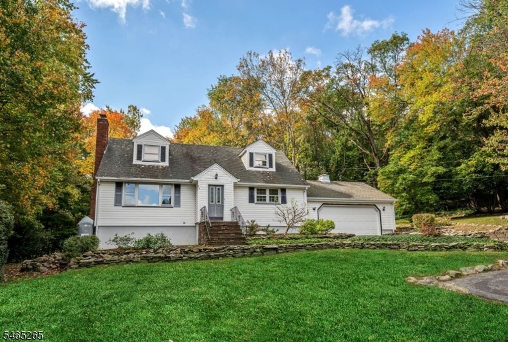 13 Holiday Ln, West Milford Twp., NJ 07480 — photo 2
