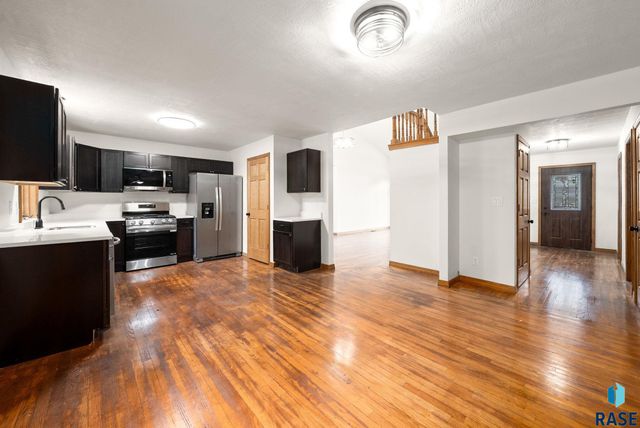 7604 E Palomino Rd Road, Sioux Falls, SD 57110