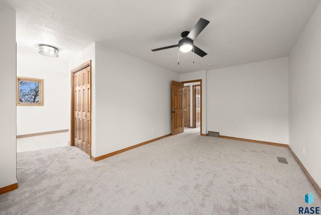 7604 E Palomino Rd Road, Sioux Falls, SD 57110