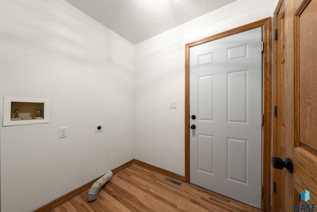 7604 E Palomino Rd Road, Sioux Falls, SD 57110