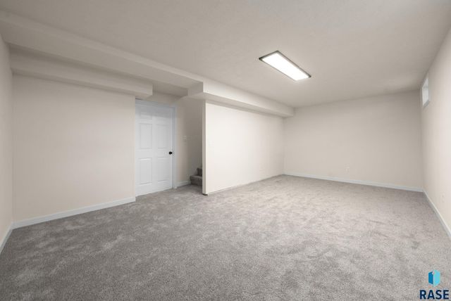 7604 E Palomino Rd Road, Sioux Falls, SD 57110