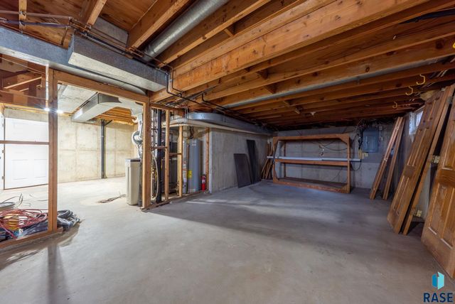 7604 E Palomino Rd Road, Sioux Falls, SD 57110