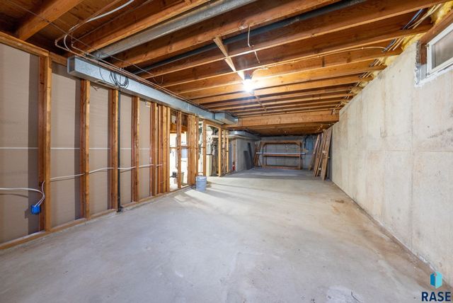 7604 E Palomino Rd Road, Sioux Falls, SD 57110