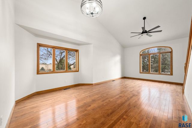 7604 E Palomino Rd Road, Sioux Falls, SD 57110