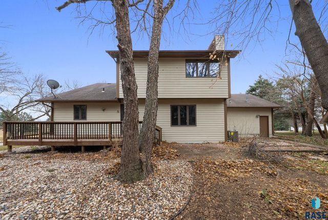 7604 E Palomino Rd Road, Sioux Falls, SD 57110