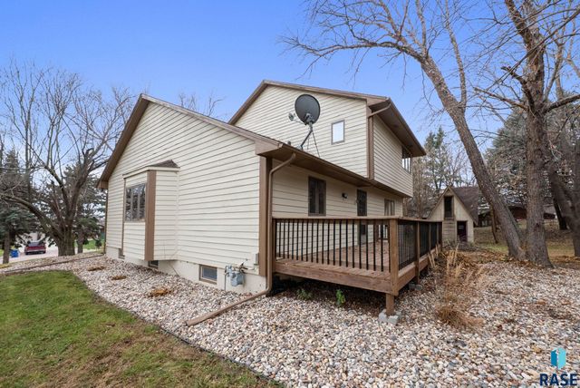 7604 E Palomino Rd Road, Sioux Falls, SD 57110