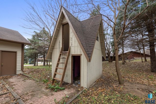 7604 E Palomino Rd Road, Sioux Falls, SD 57110