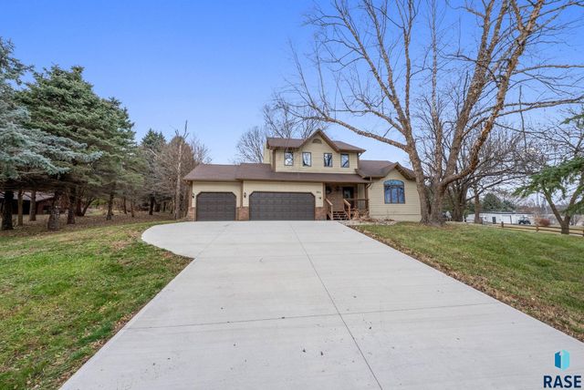 7604 E Palomino Rd Road, Sioux Falls, SD 57110