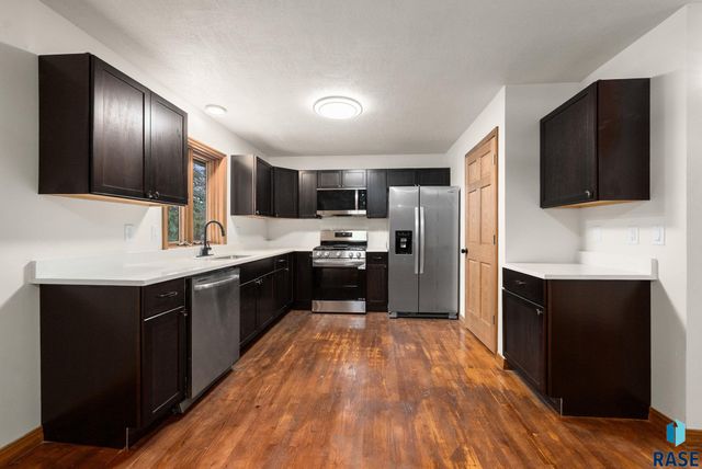 7604 E Palomino Rd Road, Sioux Falls, SD 57110