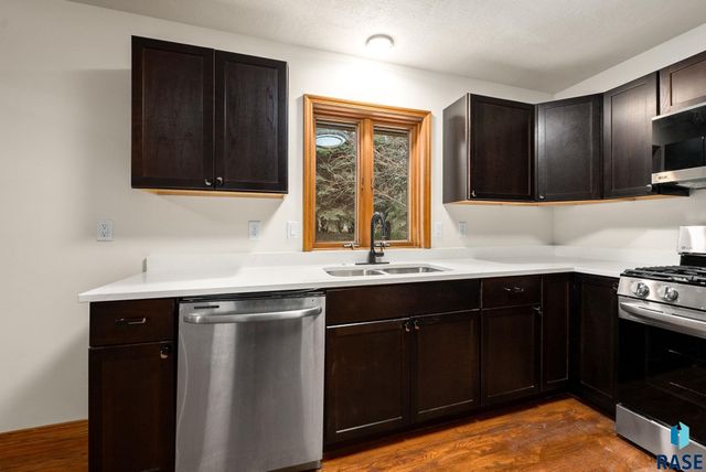 7604 E Palomino Rd Road, Sioux Falls, SD 57110