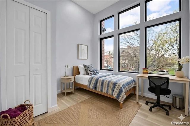 177 Gladstone 3, Detroit, MI 48202