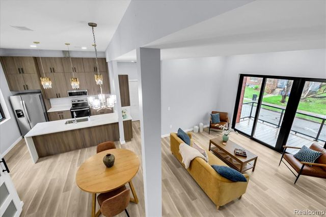 177 Gladstone 3, Detroit, MI 48202