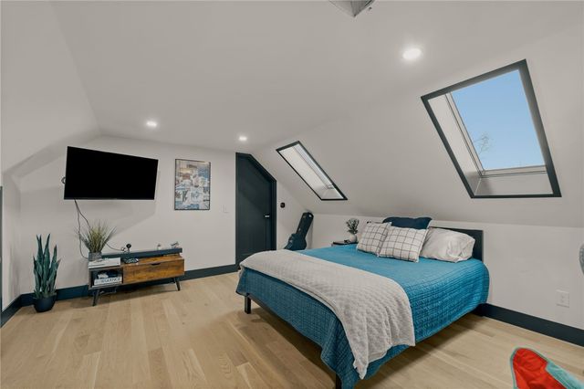 201 SW F Street, Bentonville, AR 72712