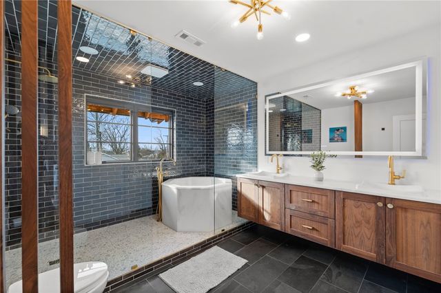 201 SW F Street, Bentonville, AR 72712