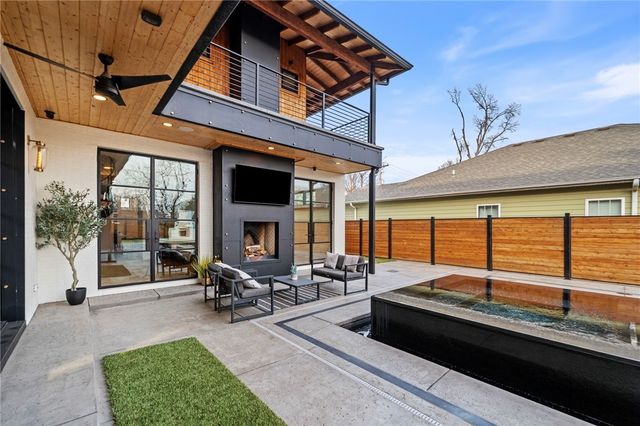 201 SW F Street, Bentonville, AR 72712