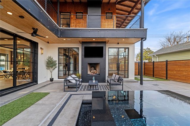 201 SW F Street, Bentonville, AR 72712