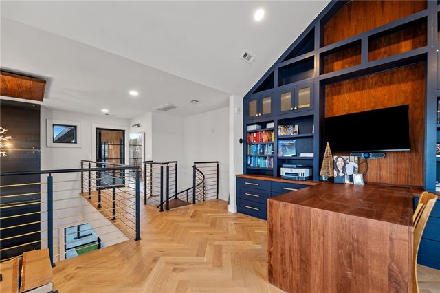 201 SW F Street, Bentonville, AR 72712