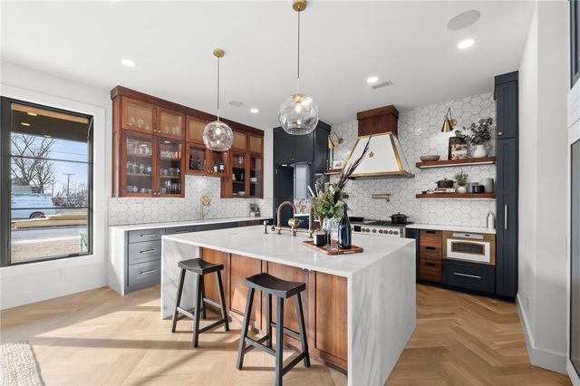 201 SW F Street, Bentonville, AR 72712