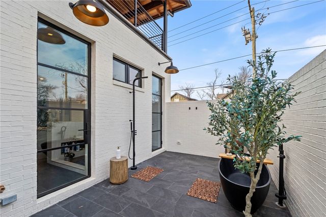 201 SW F Street, Bentonville, AR 72712