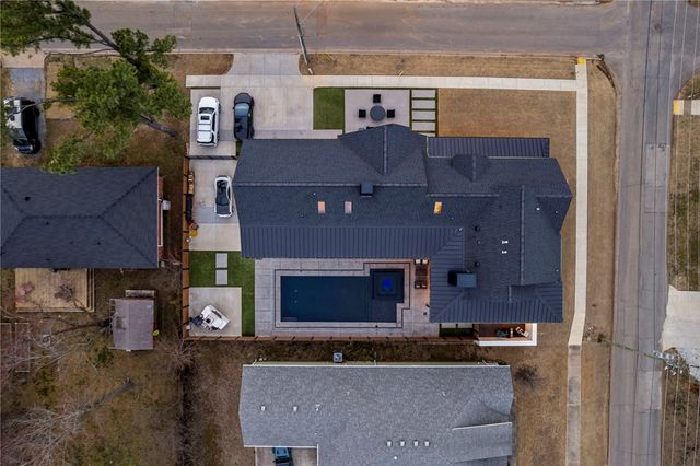 201 SW F Street, Bentonville, AR 72712