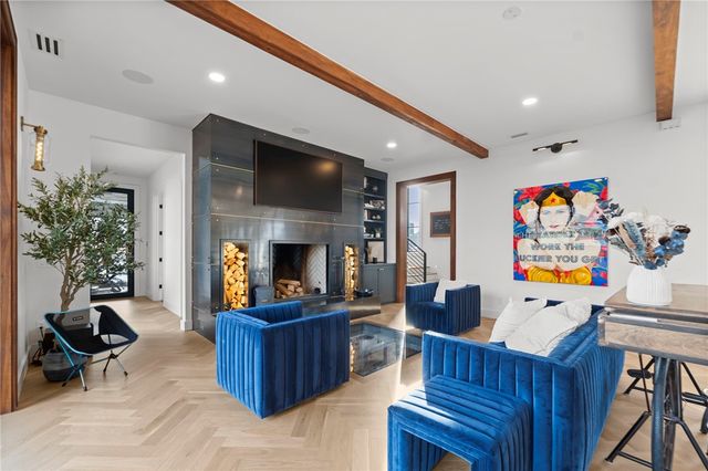 201 SW F Street, Bentonville, AR 72712