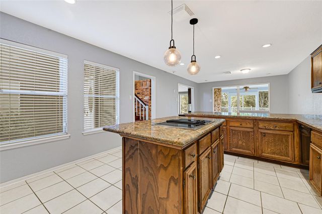 2106 White Feather Trail, Crosby, TX 77532