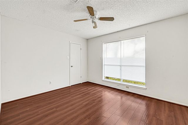 2106 White Feather Trail, Crosby, TX 77532