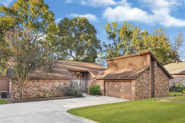 2106 White Feather Trail, Crosby, TX 77532