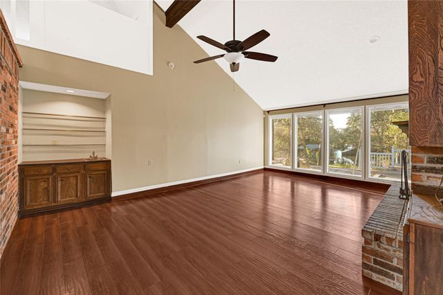 2106 White Feather Trail, Crosby, TX 77532