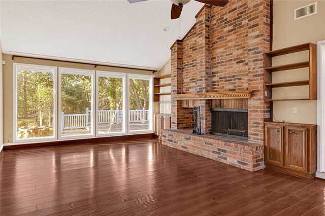 2106 White Feather Trail, Crosby, TX 77532